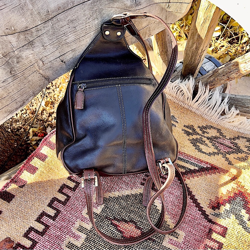 Vtg 90s Y2K Black Brown Two Tone Leather Backpack Small Front Buckle Flap Smooth - Picture 2 of 7